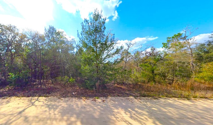 Mobile-Home-Ready Lot Near Beautiful Lakes – 0.22 Acres!