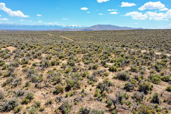 BRILLIANT VIEWS & PRIVACY ON 40 ACRES IN ELKO, NV