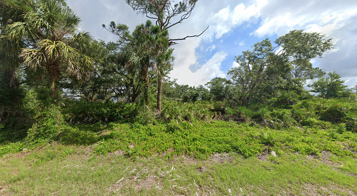 Gorgeous 0.23 Acre Lot in Port Charlotte, FL!
