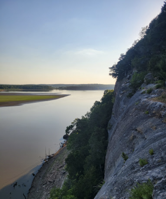 Quick hike to beautiful Cedar Bluff MO just 1.4 miles away