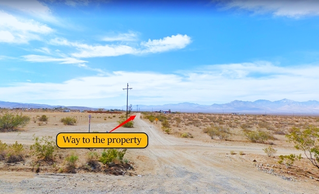 Discover Your Dream Desert Oasis: 4 Acres of Prime Land 