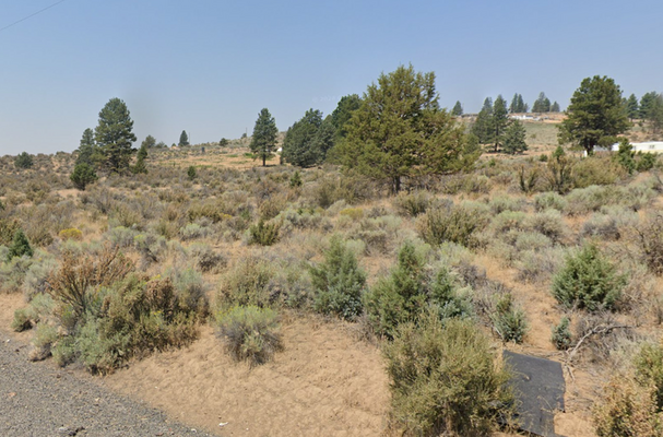 1.85 Acres of Serenity in Klamath –Your Blank Canvas Awaits!