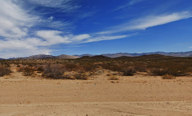 Redeem Opportune 2.35-Acre Space in Yucca, AZ! $185 /Mo