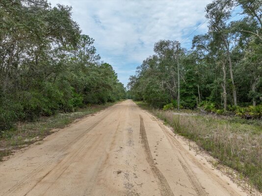 Retiree’s Dream: Serene 0.22-Acre Lot in Warm Florida!