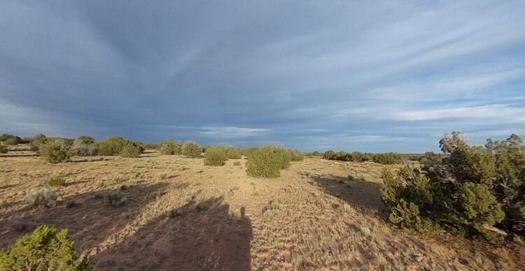 Live the Dream in Apache, AZ: 2.50 Acres of Agricultural & Residential Bliss!