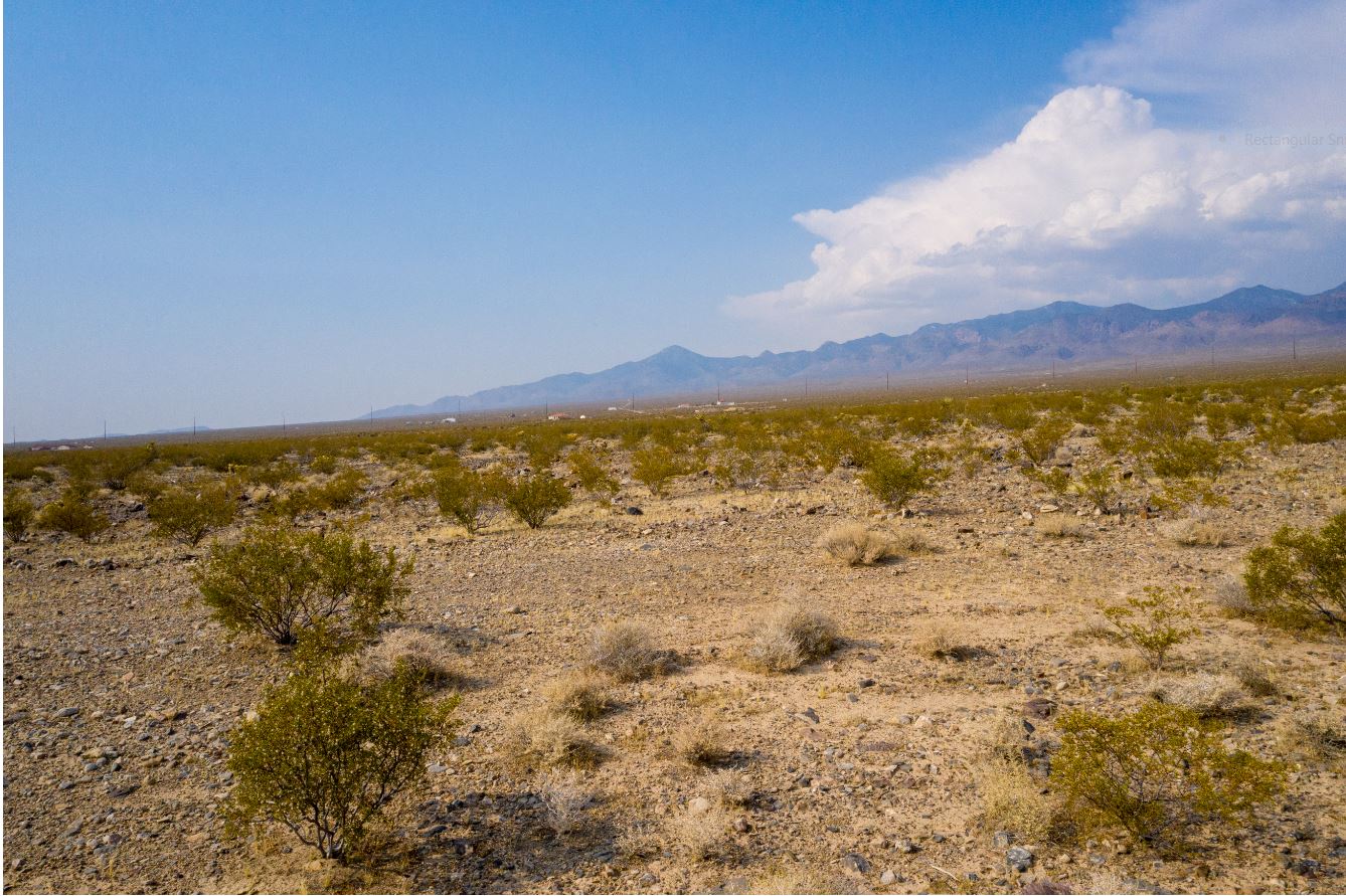 Panoramic Mountain Views in Pahrump 0.28 acres!